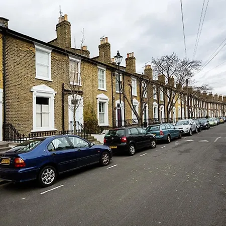 Veeve  Immaculate 3 Bedroom House Tavistock Terrace Islington